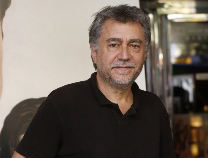 Antonio Chavarrías ahir als cinemes Verdi davant el cartell d'‘El elegido', que s'estrena avui Foto:KIKO HUESCA/EFE